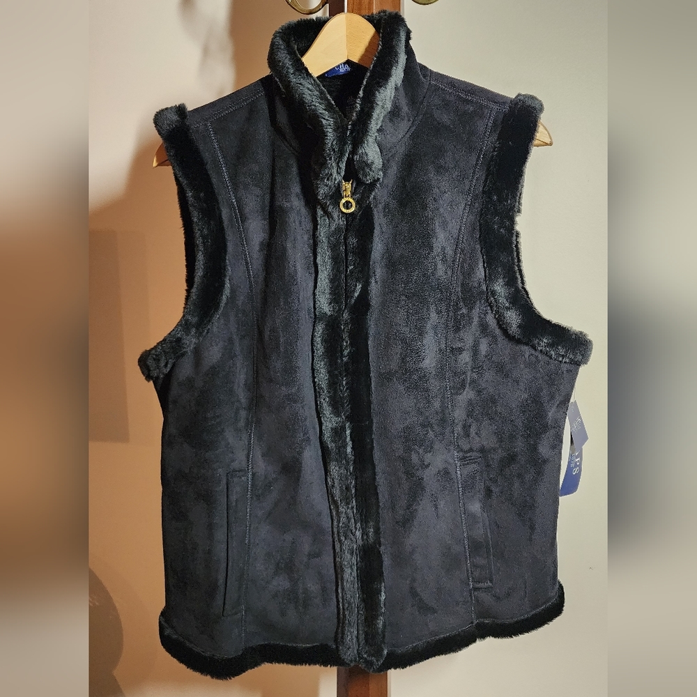 Chaps Suede vest